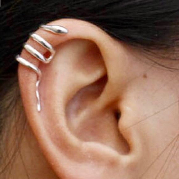 “Snakin’ Around” Unique Snake Wrap Cuff Earring - Picture 13 of 14